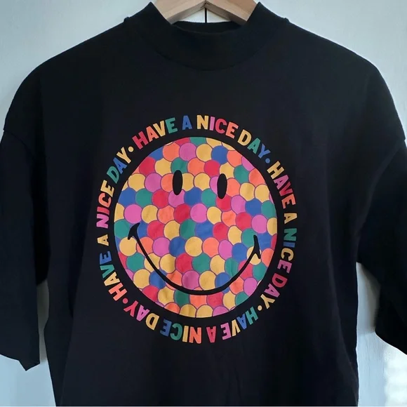 FARM Rio Smiley Cropped Tee - Picture 2 of 8